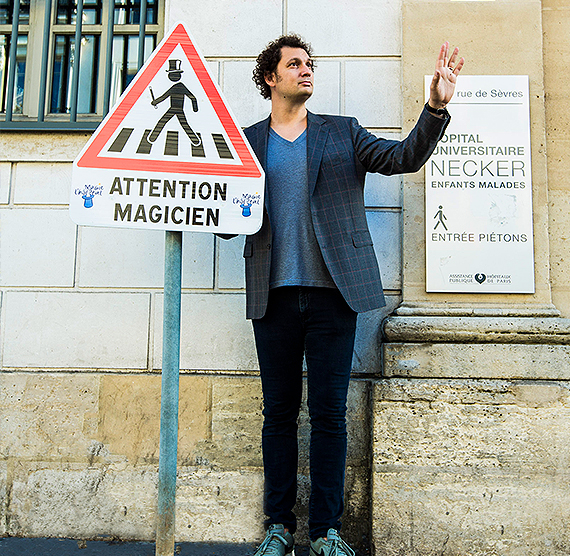 HUMOUR. Eric Antoine, un magicien psychologue et humaniste à découvrir