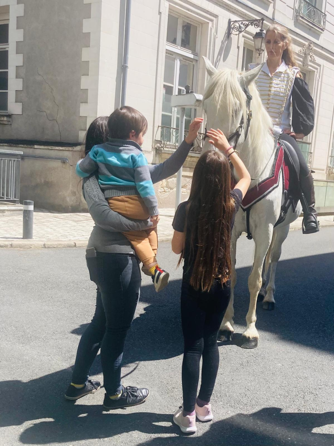 2025-05-30_Semaine_cirque_magie_Clocheville