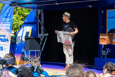 11 sept. - Le Magi'Bus à l'IEM Ballan Charlemagne à Miré