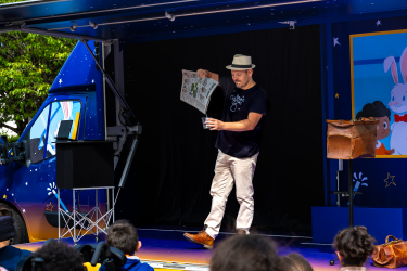 11 sept. - Le Magi'Bus à l'IEM Ballan Charlemagne à Miré