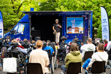 11 sept. - Le Magi'Bus à l'IEM Ballan Charlemagne à Miré
