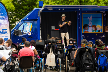 11 sept. - Le Magi'Bus à l'IEM Ballan Charlemagne à Miré